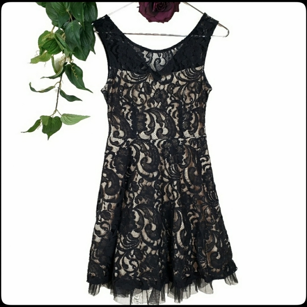 A'gaci Black Lace V Neck Fit & Flare Dress Sz: Med